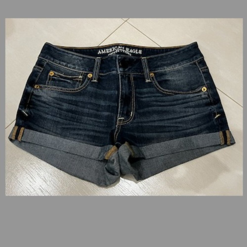 American Eagle Shorts Super Shorts - Size 8